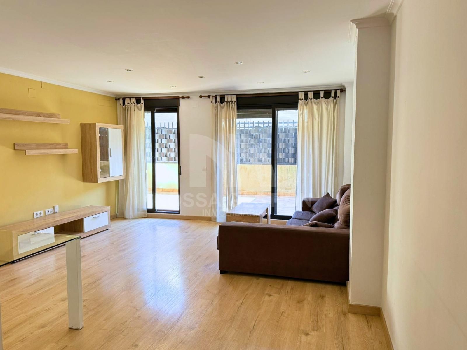 Sala de estar de Planta baja en venta en Sagunto / Sagunt con Parquet y Terraza