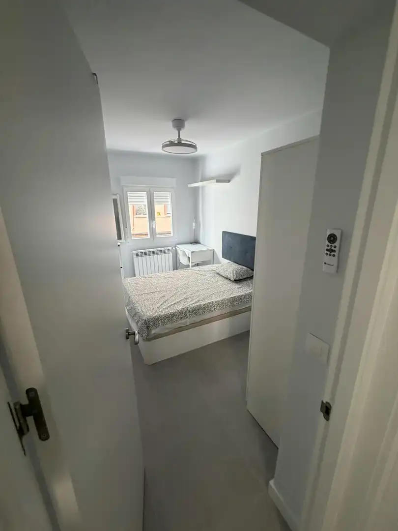 Habitación de Piso de alquiler en Madrid con Aire acondicionado, Calefacción y Amueblado