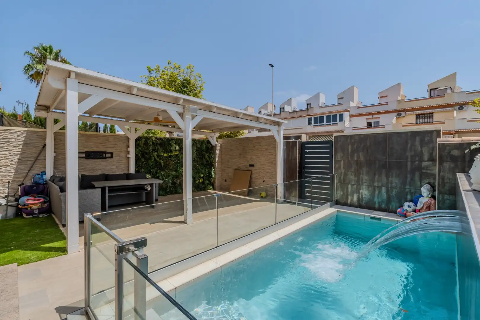 Piscina de Casa o xalet en venda en Torrevieja amb Jardí privat, Terrassa i Piscina