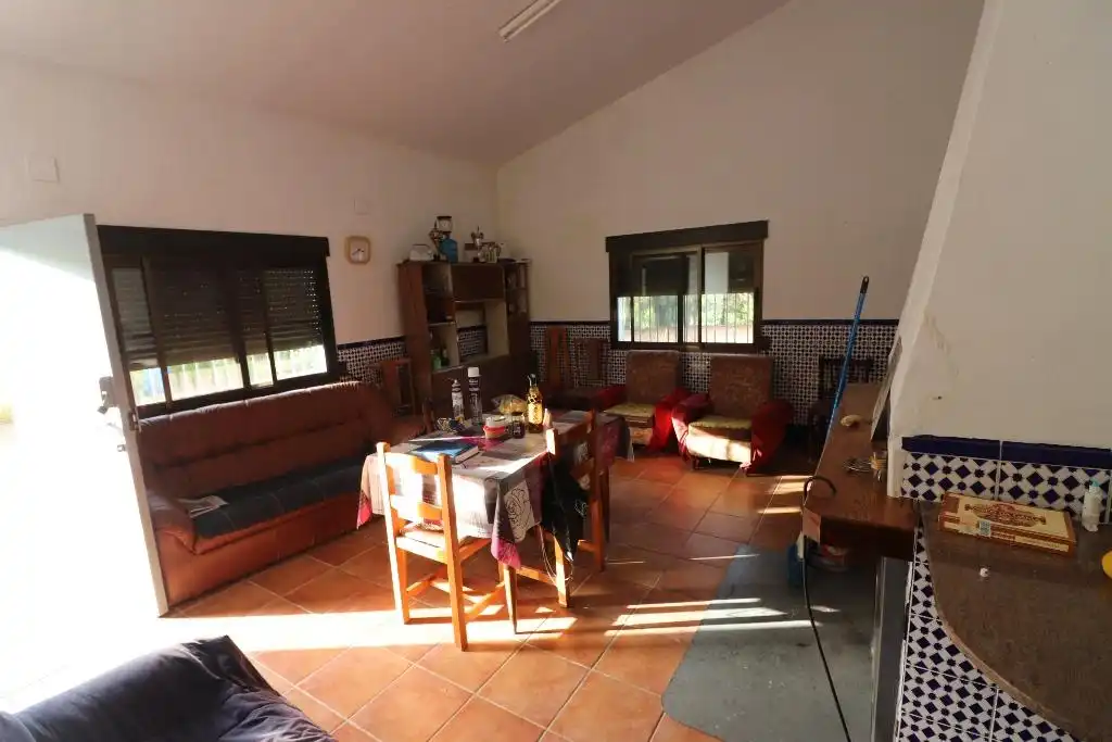 Sala d'estar de Finca rústica en venda en Buñol amb Jardí privat, Terrassa i Traster