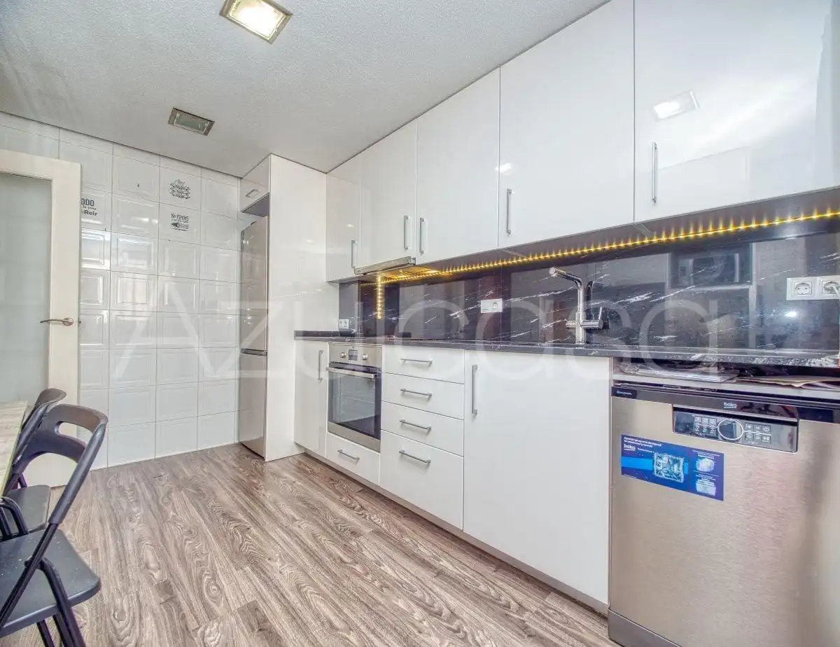 Küche von Wohnung zum Verkauf in Sant Joan d'Alacant mit Klimaanlage, Terrasse und Gemeinschaftspool