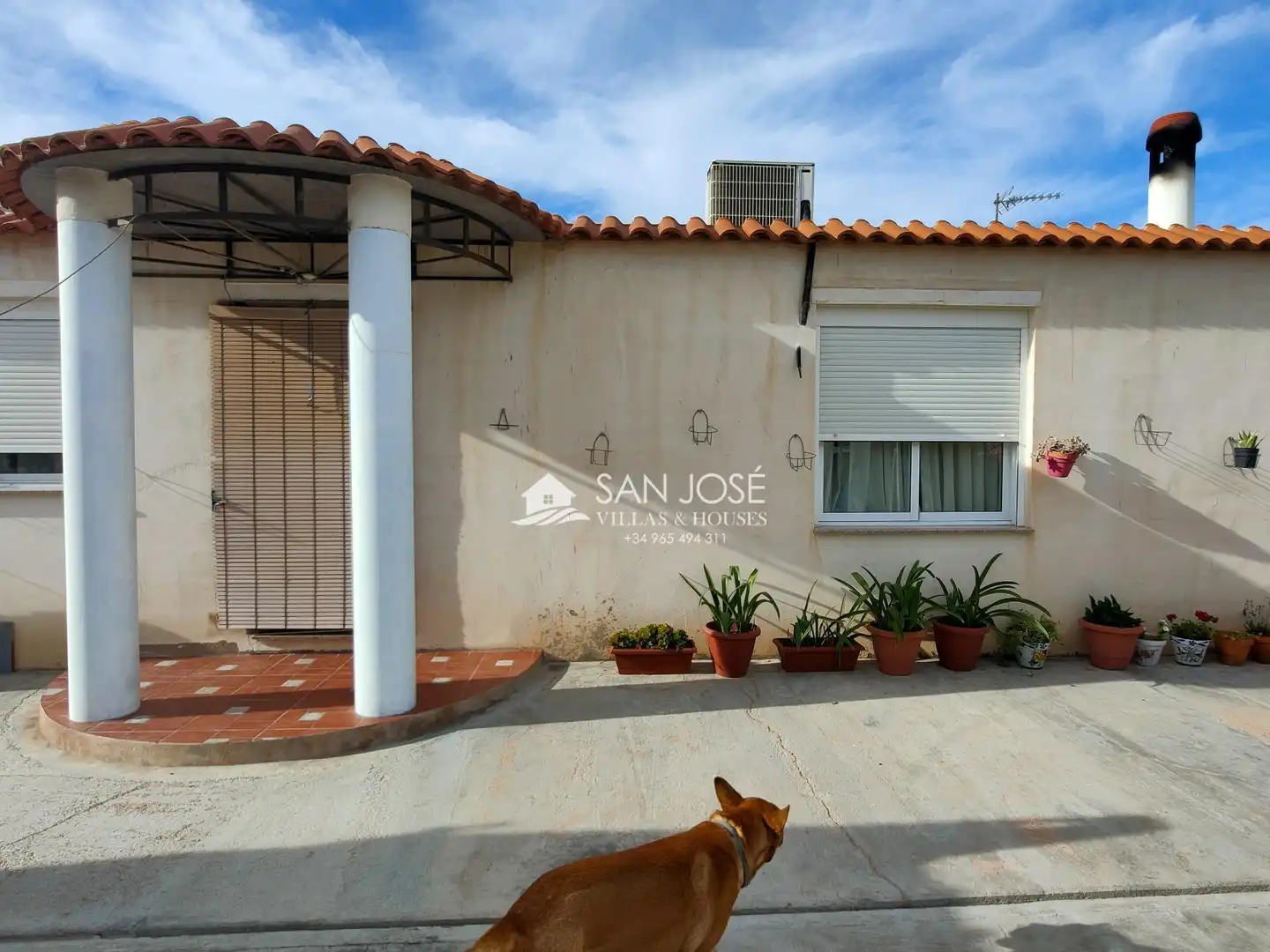 Vista exterior de Casa o xalet en venda en La Romana amb Aire condicionat, Calefacció i Jardí privat