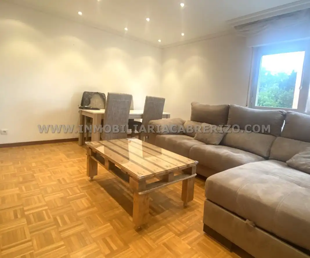 Sala de estar de Piso en venta en  Pamplona / Iruña con Calefacción, Jardín privado y Parquet