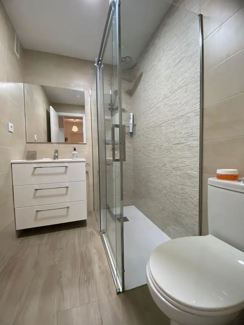 Badezimmer von Wohnungen zur Miete in Chiclana de la Frontera mit Privatgarten, Abstellraum und Gemeinschaftspool