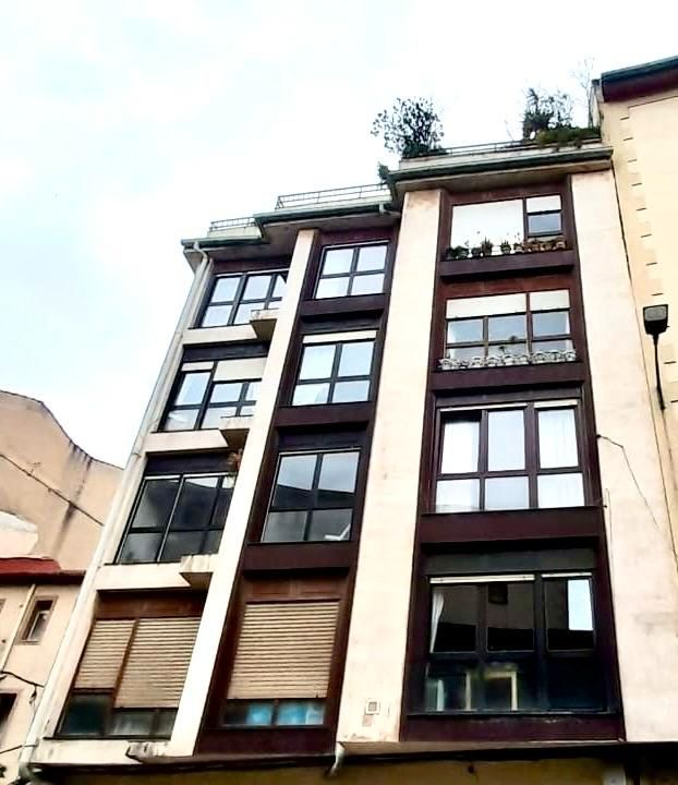 Vista exterior de Pis en venda en Bilbao  amb Calefacció, Moblat i Rentadora