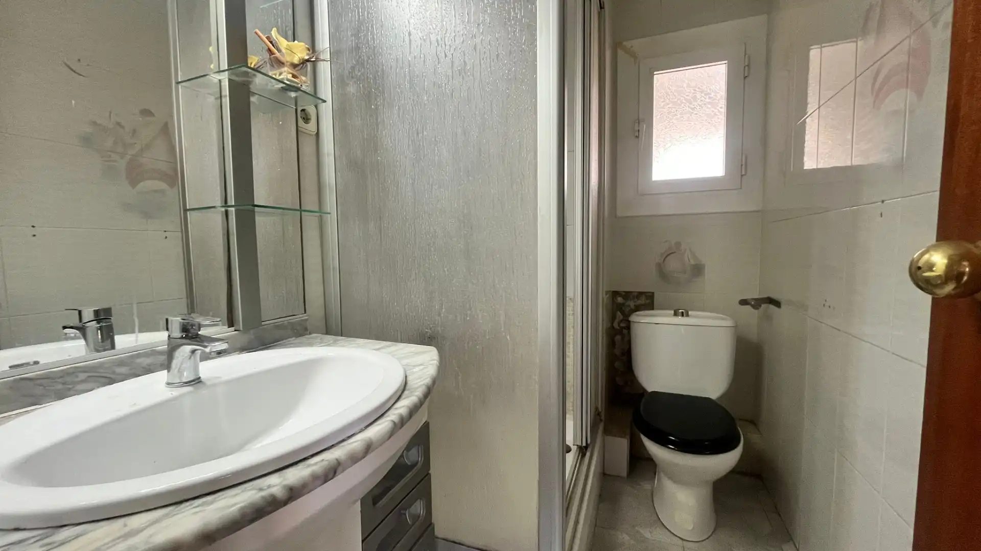 Bathroom of Flat for sale in Cornellà de Llobregat