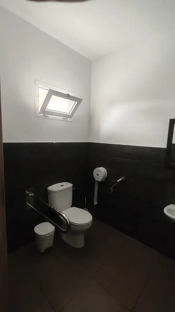 Bathroom of Commercial properties for sale in Gorafe  with Air Conditioner, Terrace and Furnished