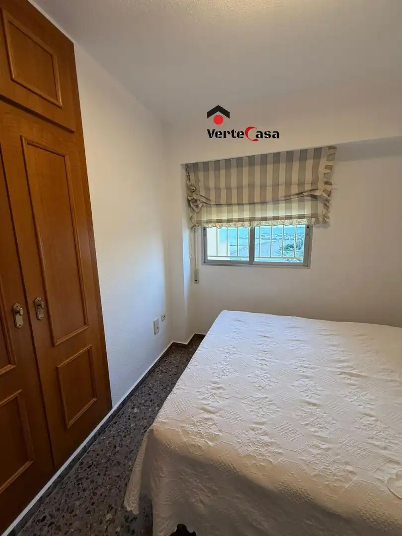 Dormitori de Apartament de lloguer en El Puig de Santa Maria amb Calefacció, Terrassa i Piscina comunitària