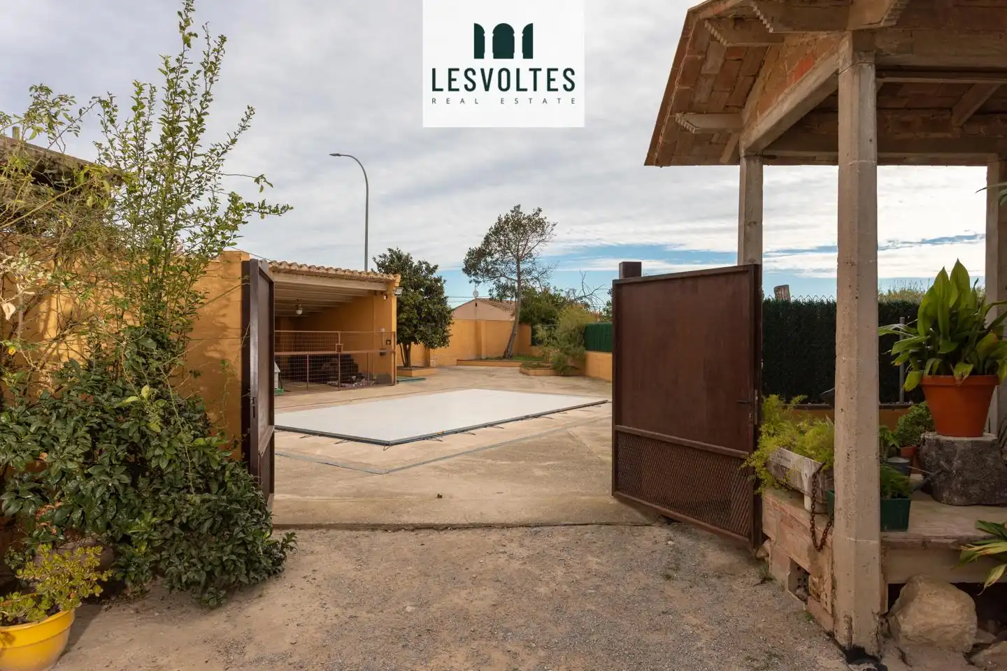 Vista exterior de Casa o chalet en venta en Verges con Aire acondicionado, Jardín privado y Parquet