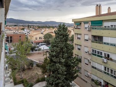 Pis amb balcó de lloguer a Genil