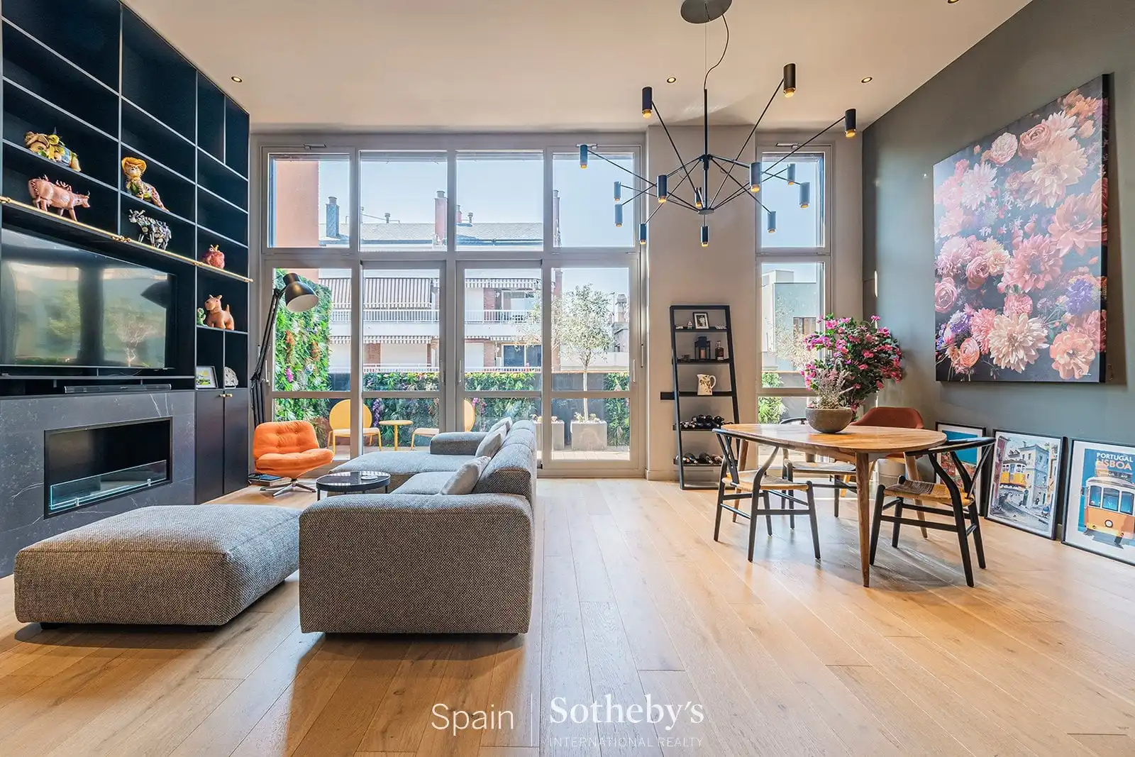 Penthouse with lift for sale in Carrer de Provença