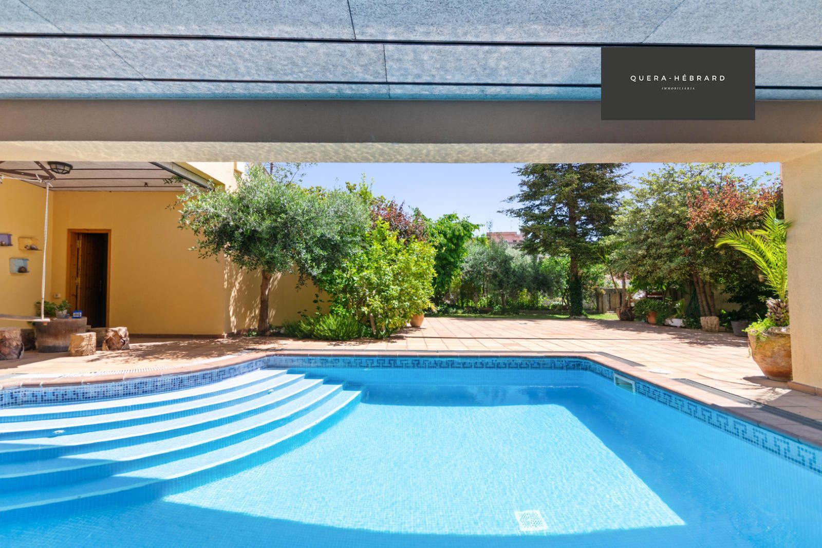 Swimming pool of House or chalet for sale in Terrassa  with Air Conditioner, Heating and Terrace