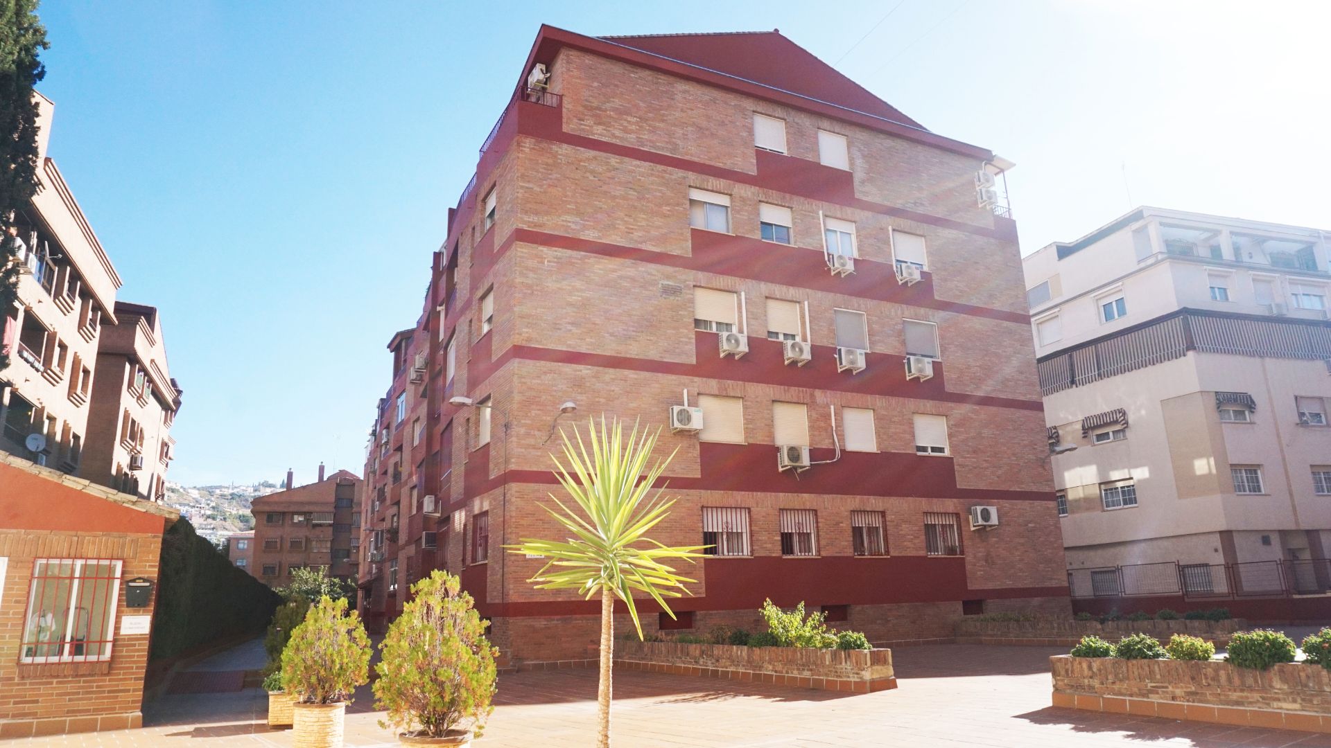 Vista exterior de Pis en venda en  Granada Capital amb Calefacció, Traster i Balcó