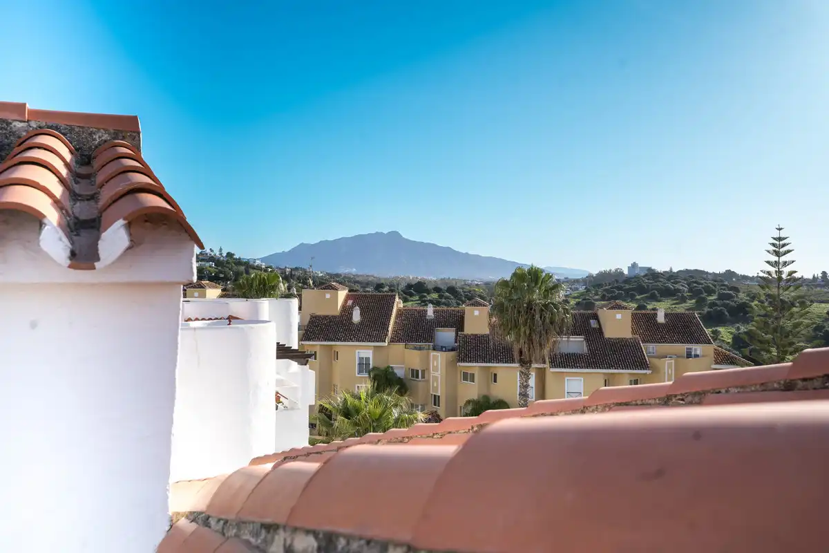 Vista exterior de Àtic en venda en Estepona amb Aire condicionat, Traster i Moblat