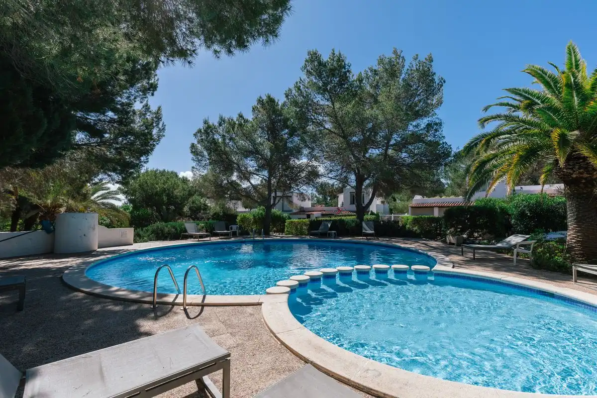 Piscina de Casa adosada en venta en Sant Josep de sa Talaia con Aire acondicionado, Calefacción y Jardín privado