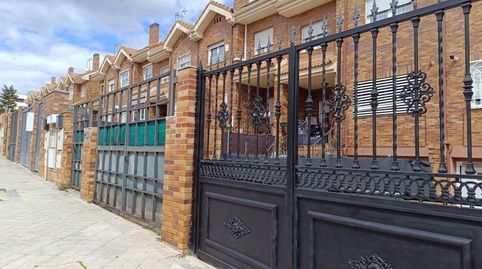 SE VENDE casa OKUPADA en Calle Santoña Arroyomolinos Madrid, imatge 2