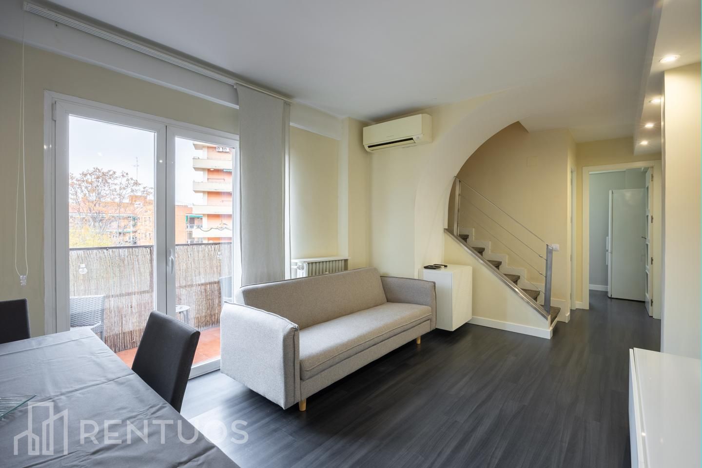 Living room of Duplex to rent in  Madrid Capital  with Air Conditioner, Heating and Terrace
