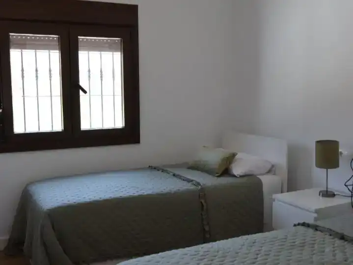 Habitación de Casa o chalet de alquiler en Algarrobo con Aire acondicionado, Jardín privado y Trastero