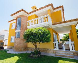 Vista exterior de Casa o xalet en venda en Cullera amb Aire condicionat, Calefacció i Jardí privat