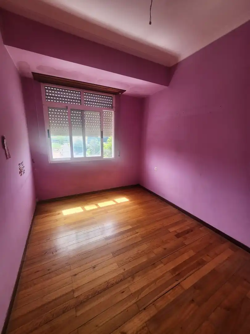Habitación de Edificio en venta en Narón