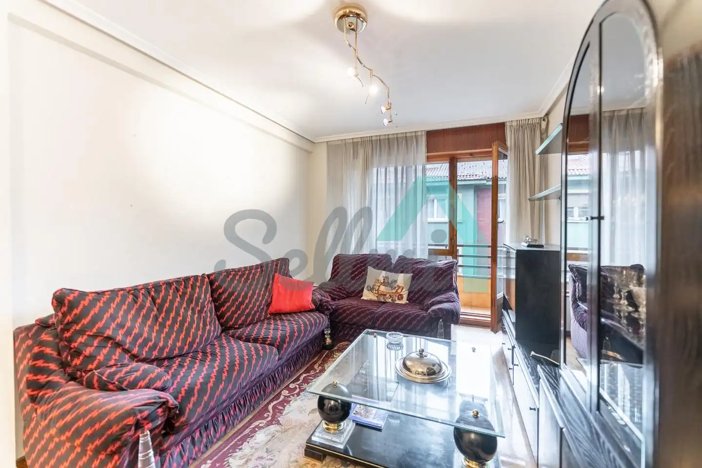 Sala de estar de Piso de alquiler en Oviedo  con Calefacción, Parquet y Terraza
