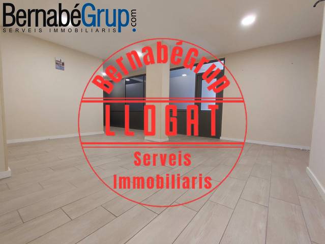 Local comercial en Alquiler en Plaça Salvador Casanova en Can Bassa