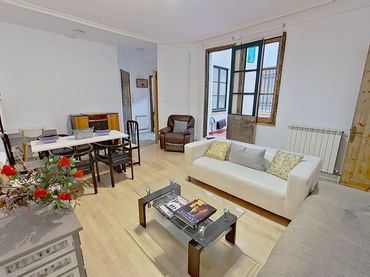 Piso con ascensor en venta en Calle Linares Rivas