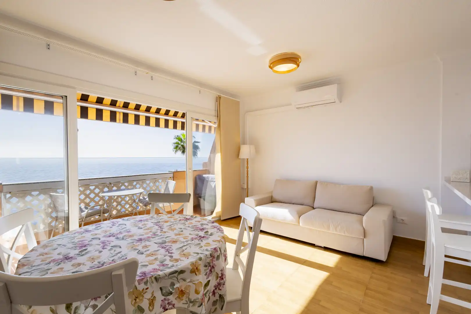 Sala de estar de Apartamento de alquiler en Las Caletillas - Punta Larga