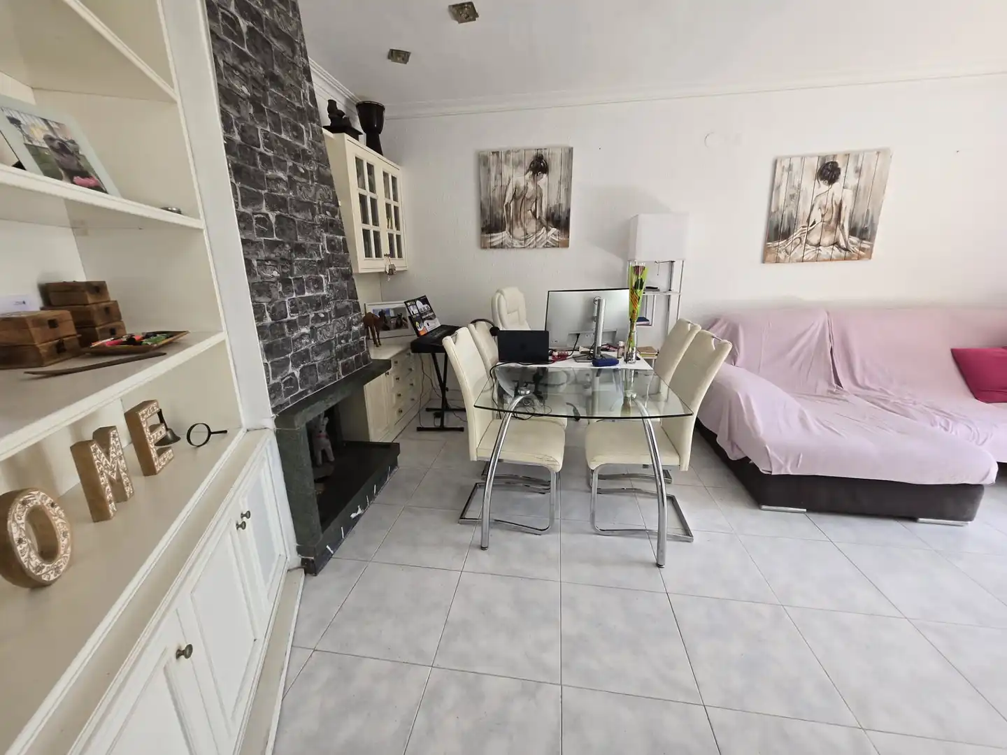 Sala de estar de Ático en venta en L'Hospitalet de Llobregat con Aire acondicionado, Terraza y Amueblado