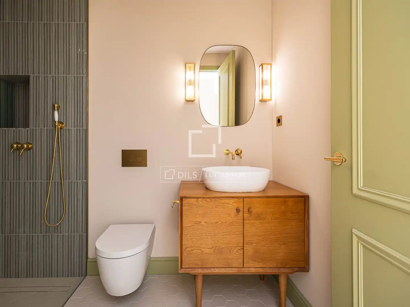 Bathroom of Flat for sale in Barcelona  with Air Conditioner, Heating and Terrace