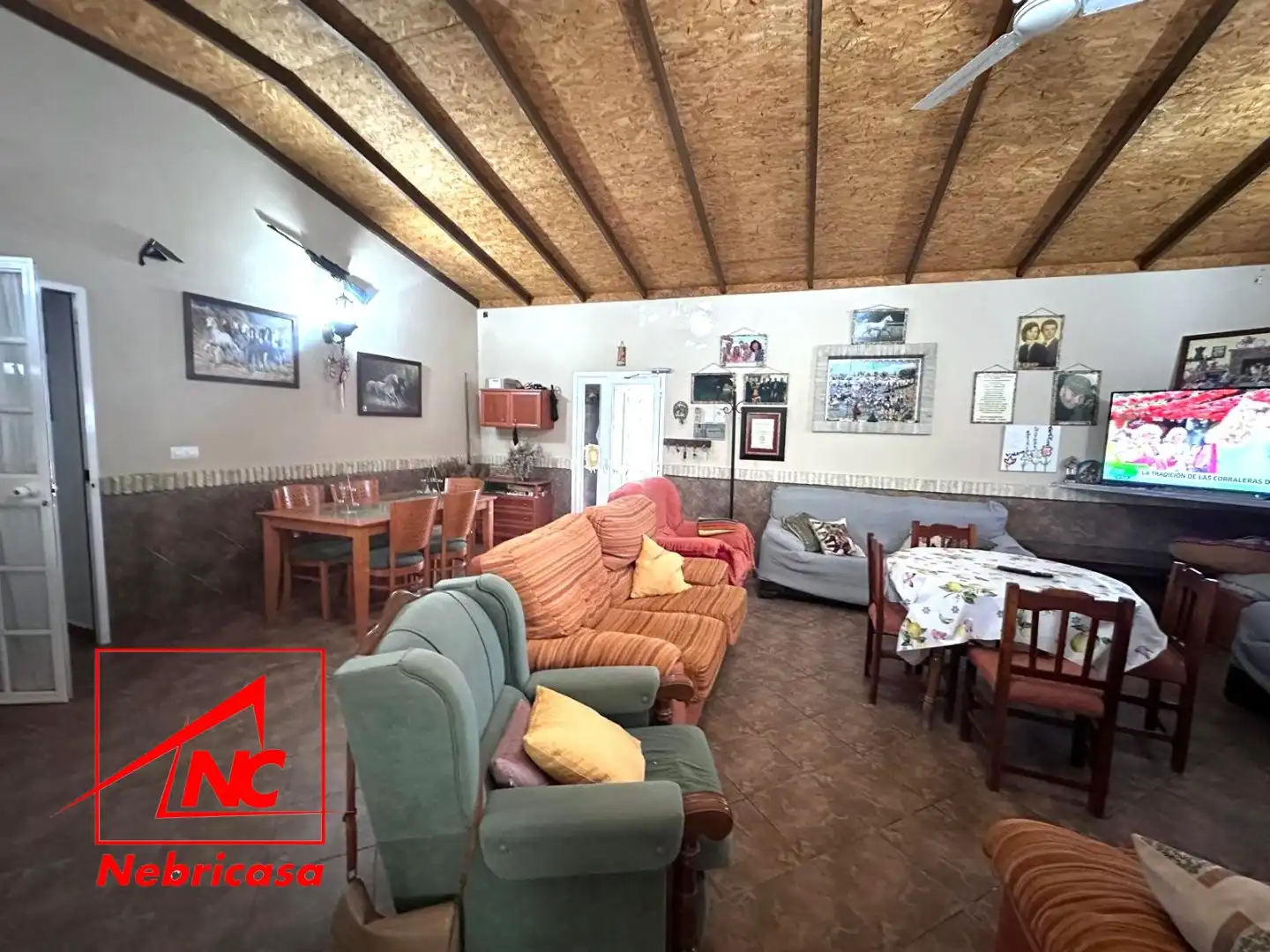 Finca rústica en venda en Lebrija amb Aire condicionat, Piscina i Moblat