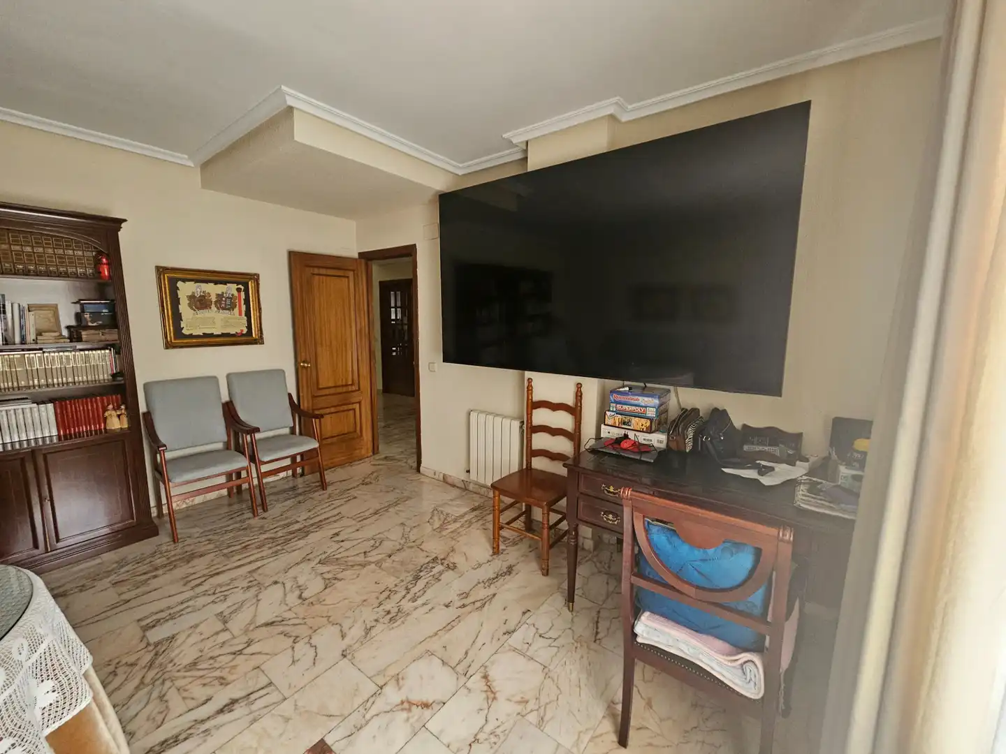 Sala d'estar de Casa o xalet en venda en Cáceres amb Aire condicionat, Calefacció i Jardí privat