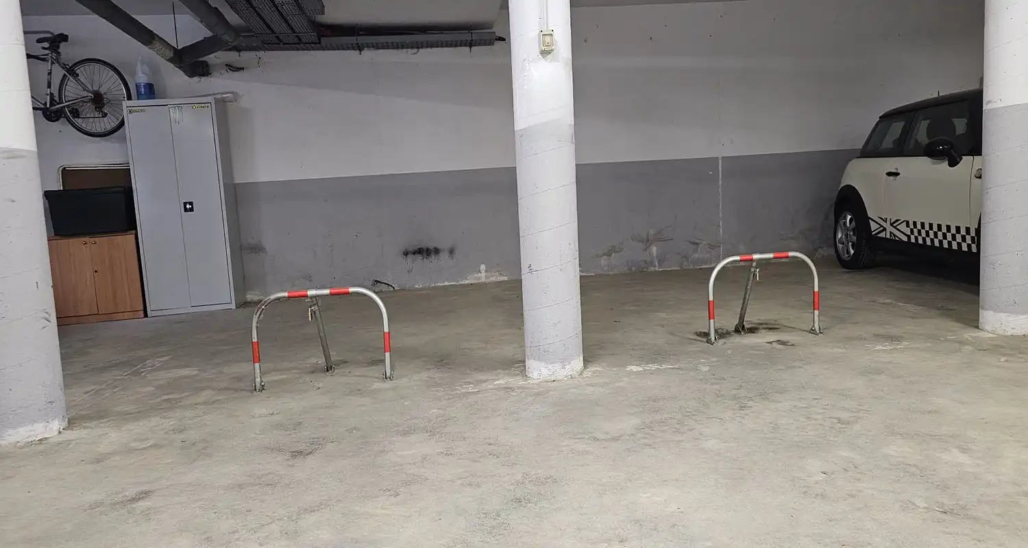 Einzelparkplatz zum Verkauf in Carrer Girona, imagen 2