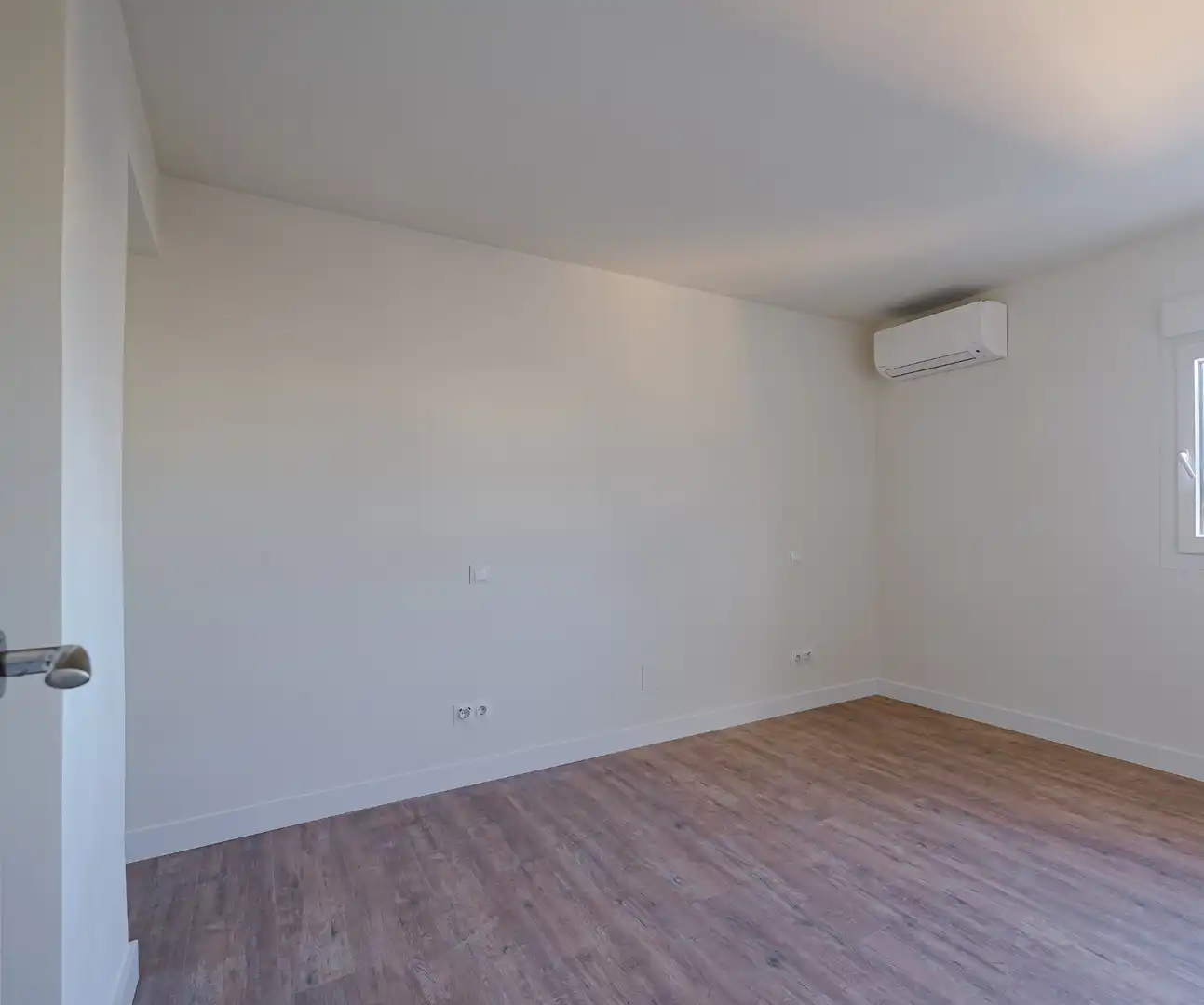 Schlafzimmer von Wohnung zum Verkauf in San Sebastián de los Reyes mit Klimaanlage und Heizung