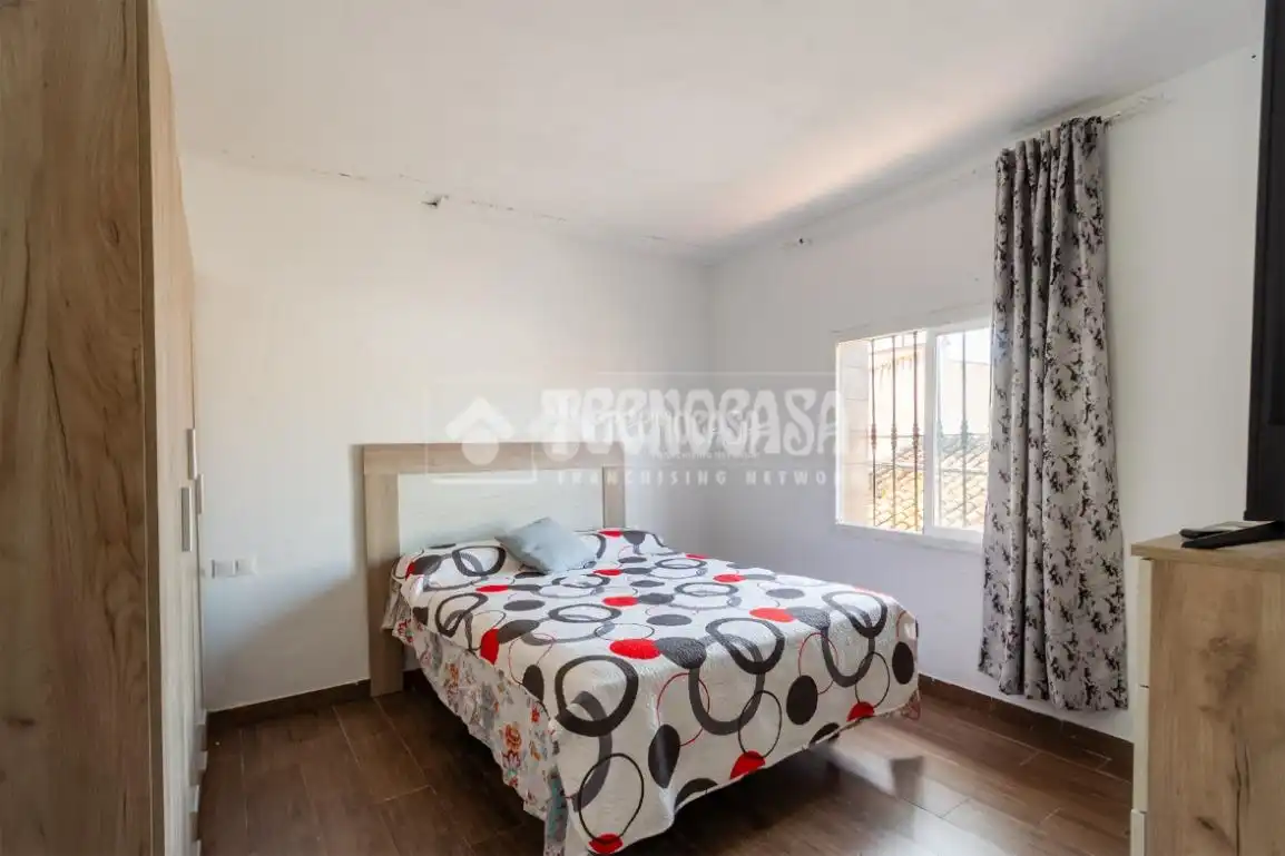 Habitación de Casa adosada en venta en Vélez-Málaga con Terraza, Amueblado y Balcón