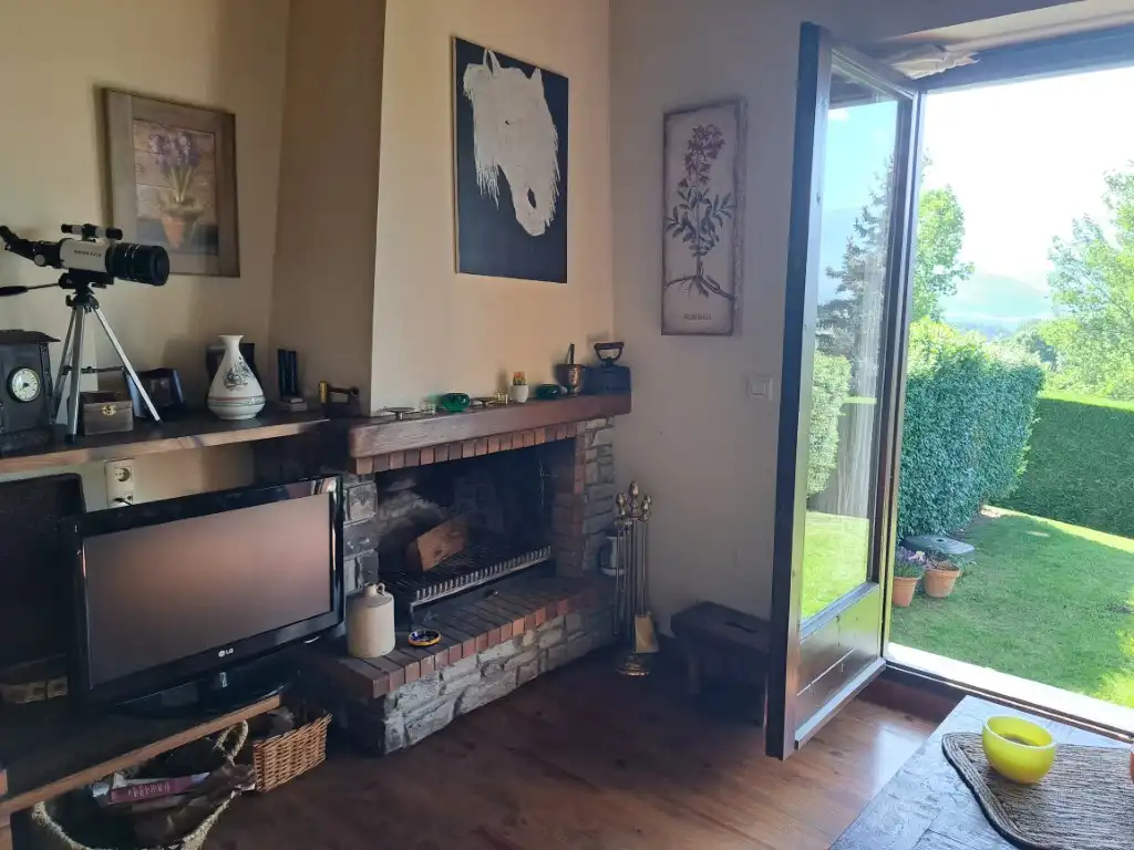 Living room of Detached homes for rent in Fontanals de Cerdanya  with Heating, Private garden and Parquet flooring
