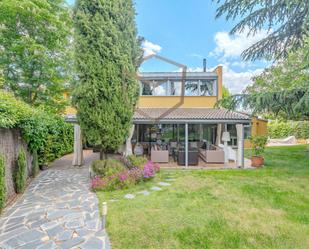 Garden of Single-family semi-detached for sale in La Moraleja  with Air Conditioner, Heating and Storage room