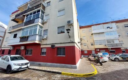 Vista exterior de Pis en venda en Marchena amb Terrassa