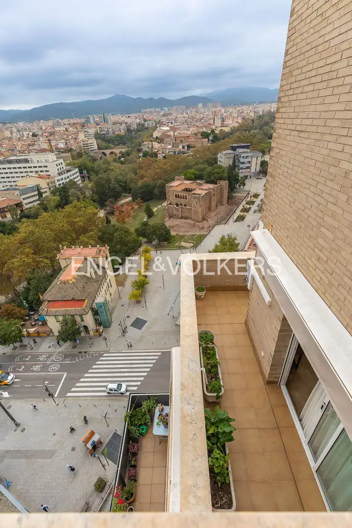 Vista exterior de Dúplex en venta en Terrassa con Aire acondicionado, Calefacción y Terraza