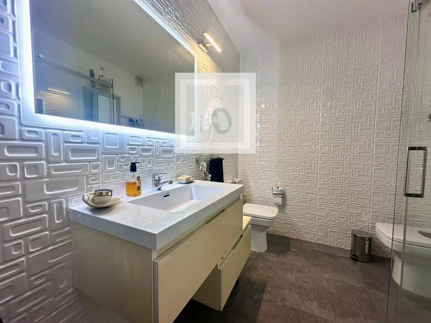 Baño de Casa adosada en venta en Población de Arroyo con Aire acondicionado, Calefacción y Jardín privado