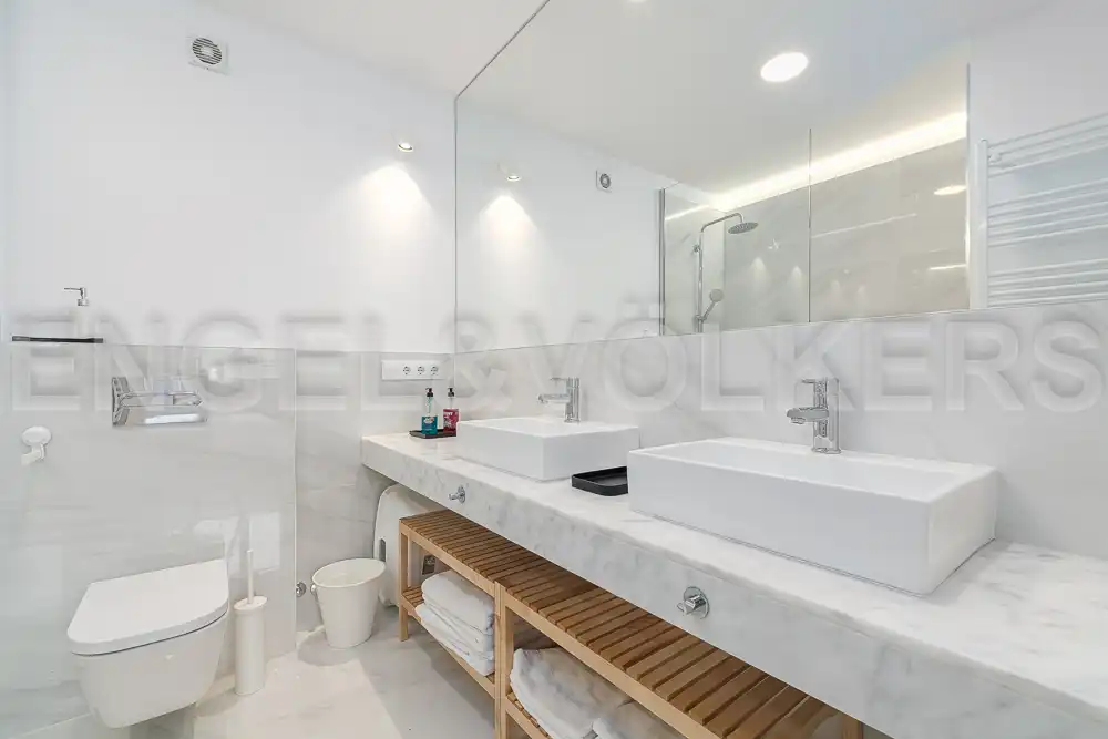 Bathroom of Flat for rent in Vigo   with Heating and Furnished