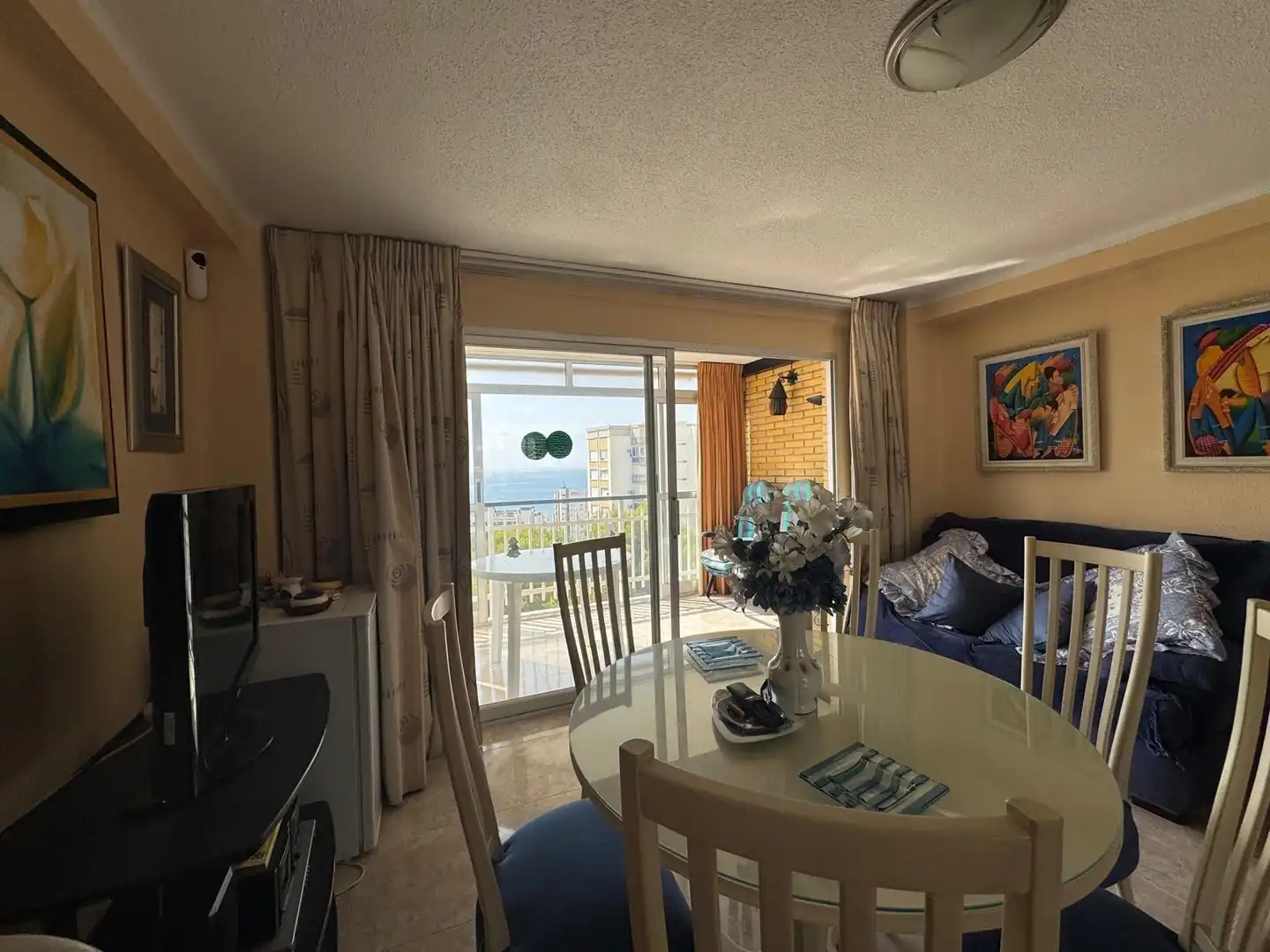 Sala de estar de Apartamento en venta en Benidorm con Aire acondicionado, Jardín privado y Amueblado