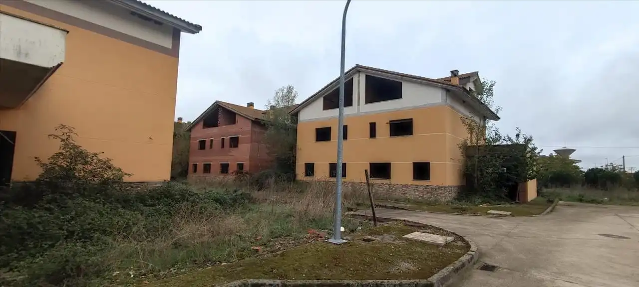 Edifici en venda en Vega de Infanzones