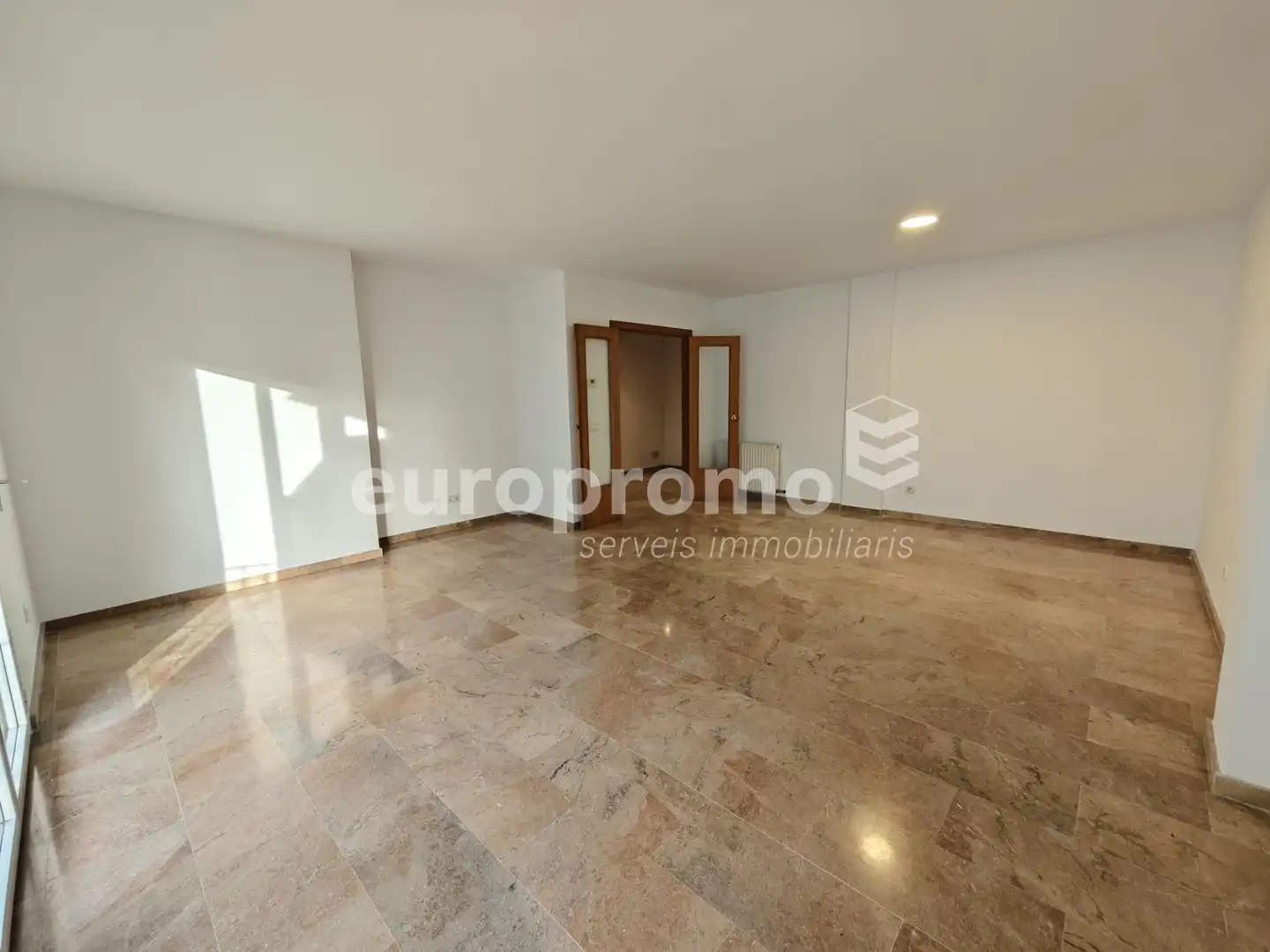 Flat for rent in Eixample Nord