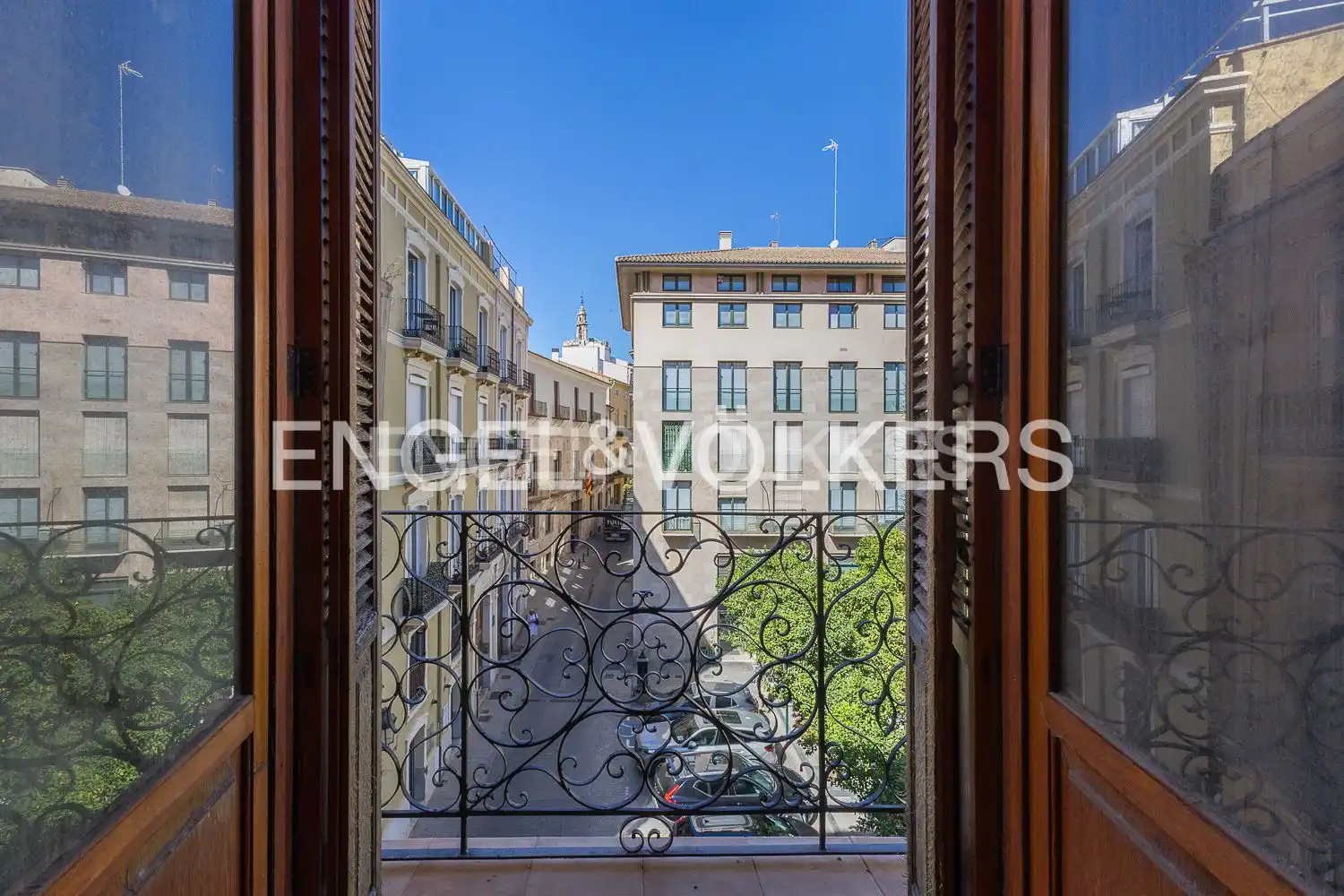 Terraza de Piso en venta en  Valencia Capital con Aire acondicionado, Calefacción y Amueblado