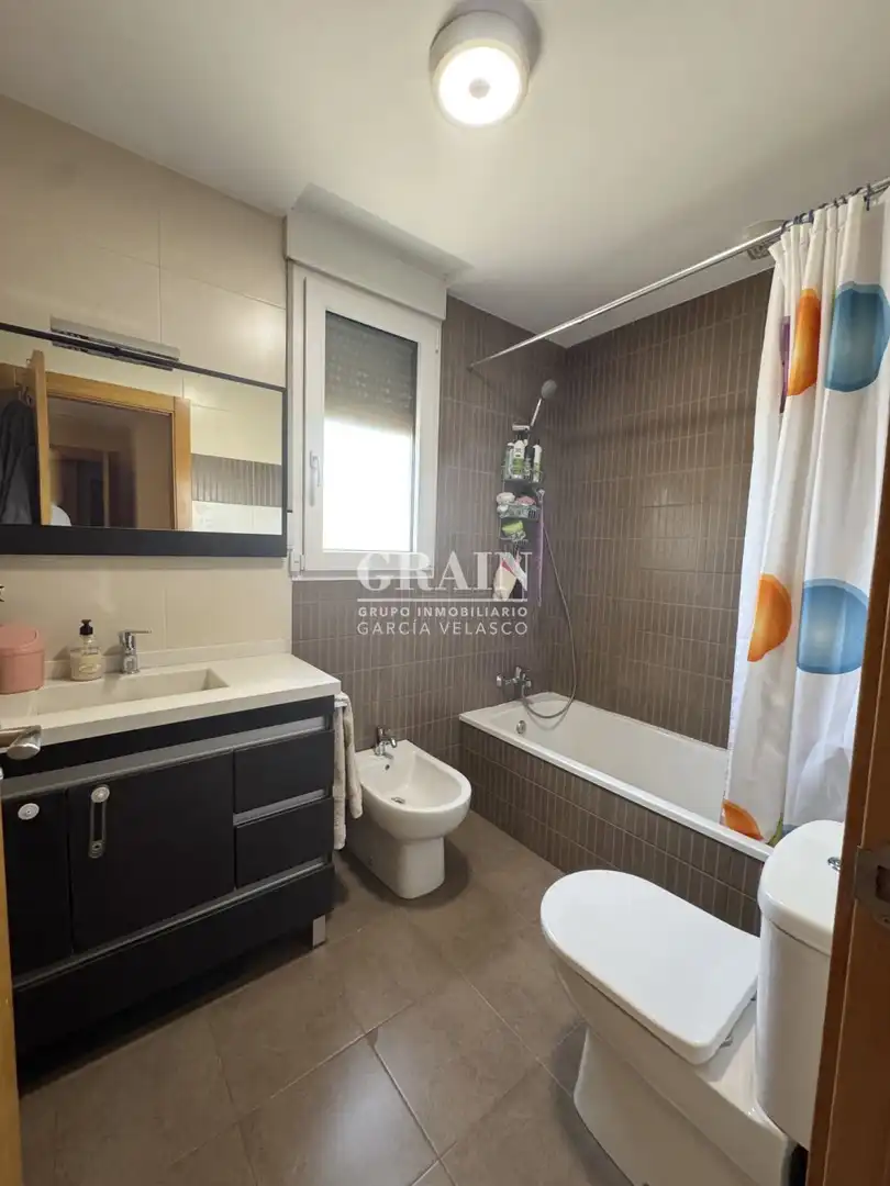 Bathroom of Flat for sale in Albacete  with Air Conditioner, Heating and Storage room