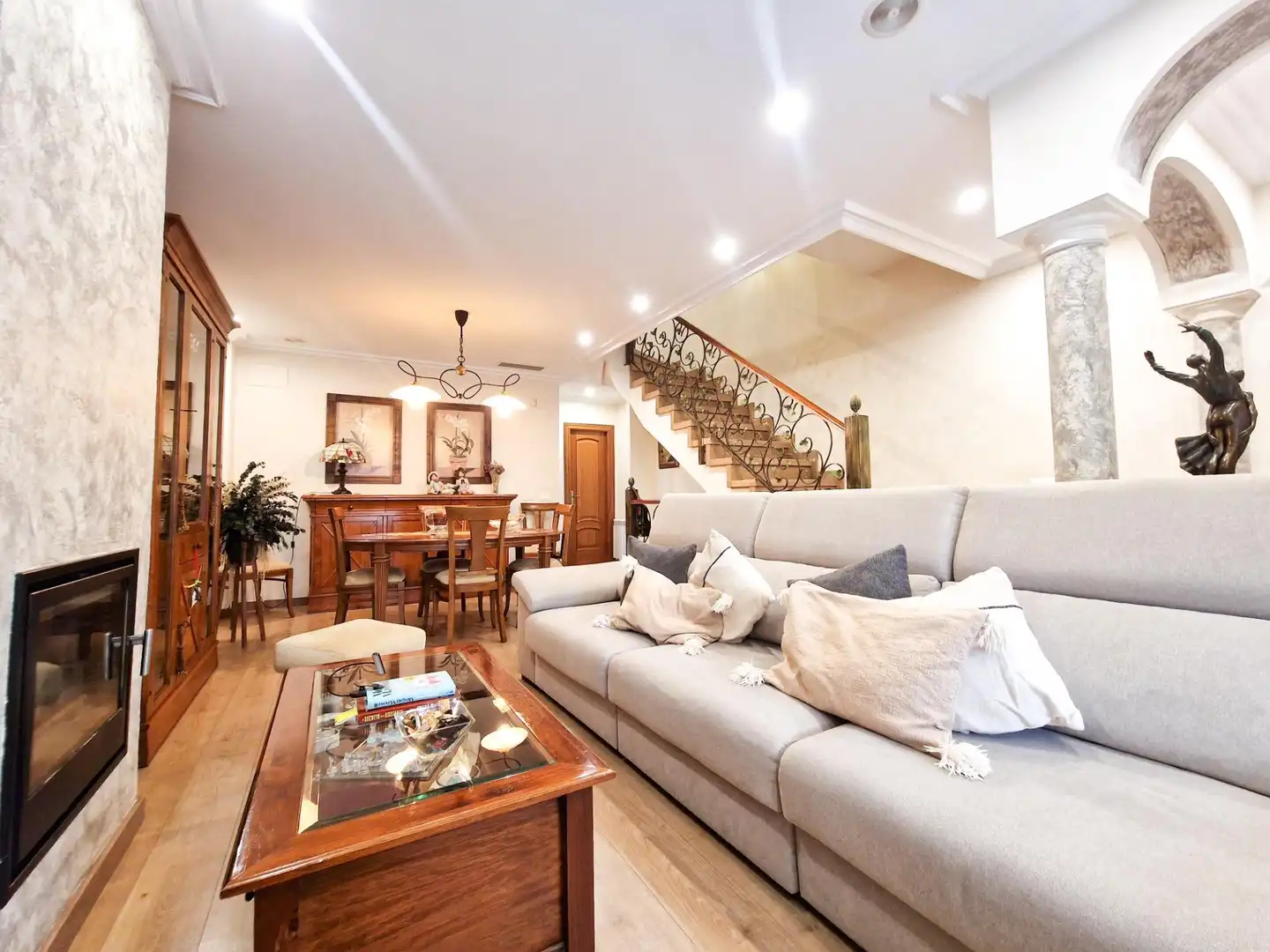 Living room of Houses for sale in Elche / Elx  with Air Conditioner, Heating and Private garden