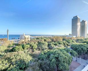 Exterior view of Flat for sale in  Barcelona Capital  with Air Conditioner, Private garden and Parquet flooring