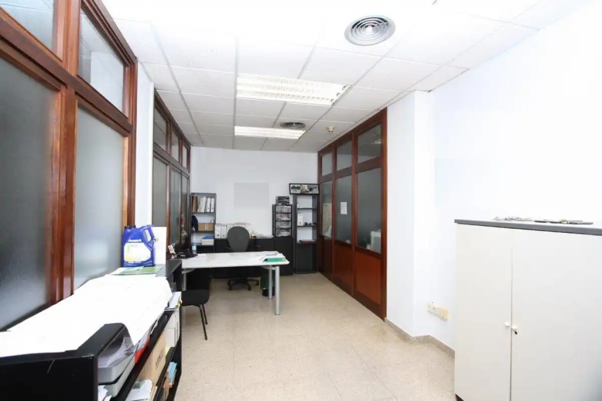 Oficina en venda en Sant Vicenç Dels Horts amb Aire condicionat