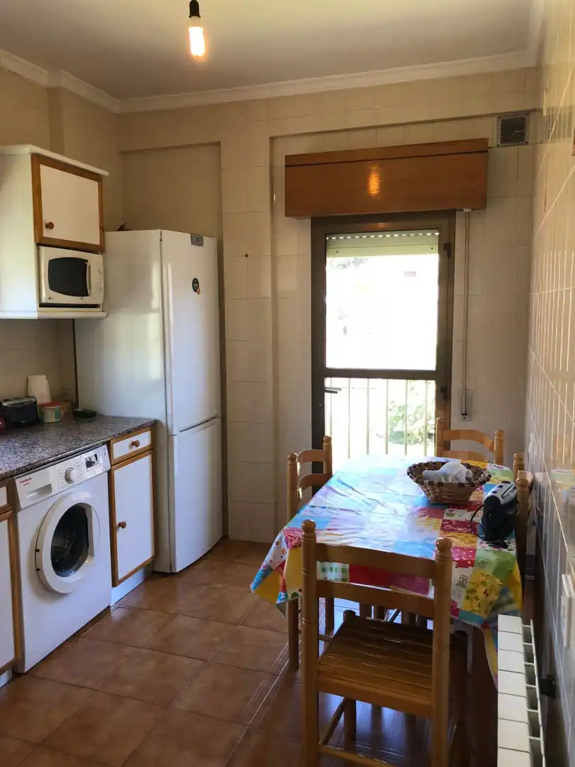 Cuina de Casa o xalet en venda en Vega de Valcarce amb Calefacció, Jardí privat i Terrassa